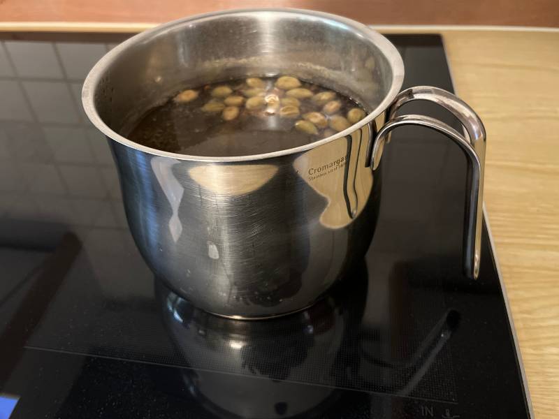 12 von 12 November 2023 - 3 von 12: Tee kochen mit Ingwer und Kardamom