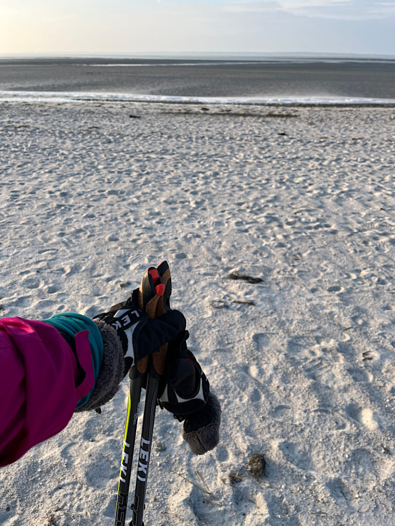 12 von 12 Dezember 2022: 5 von 12 - Nordic Walking am Strand