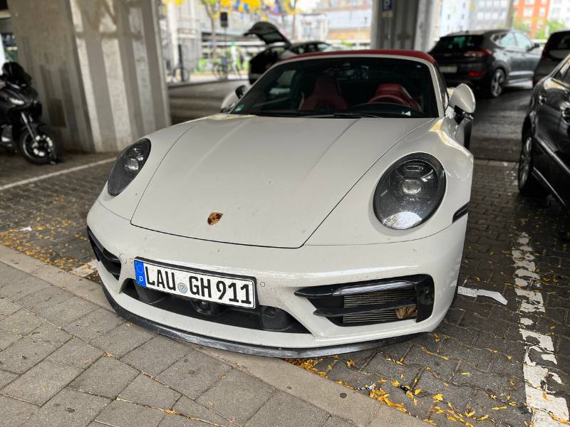 12 von 12 Oktober 2023 - 9 von 12: Porsche - LAUGH
