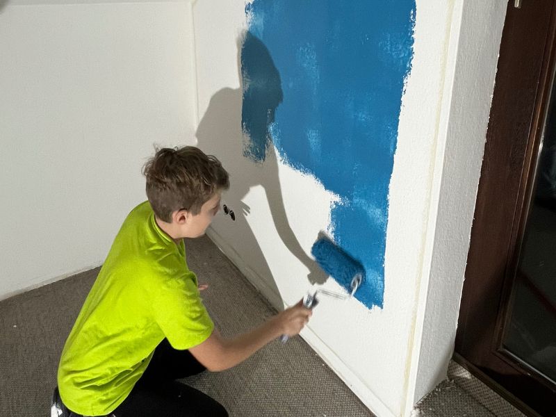 Wand blau streichen