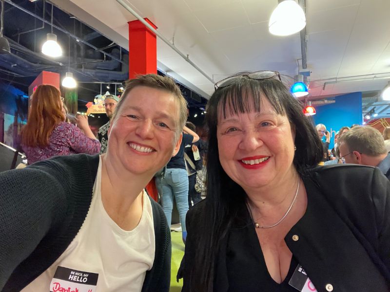 12 von 12 Mai 2025 - 12 von 12 - Ein bisschen wie Klassentreffen - Danielle Berg und Christa Schäfer