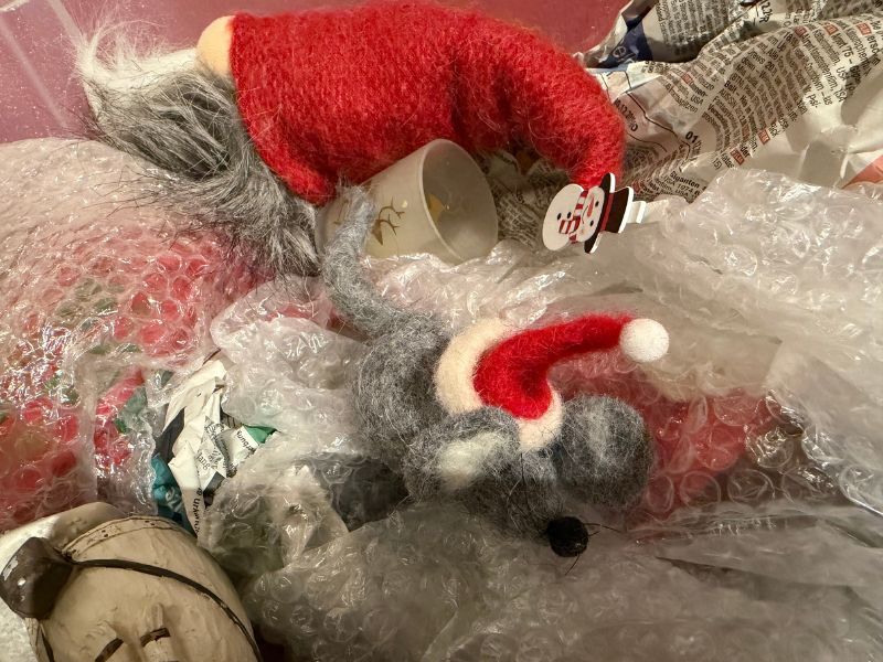 12 von 12 - Januar 2026 - 10 von 12: Weihnachtsmaus und Weihnachtswichtel