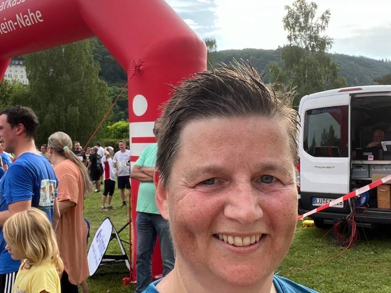 Danielle Berg, verschwitzt, beim Binger Firmenlauf