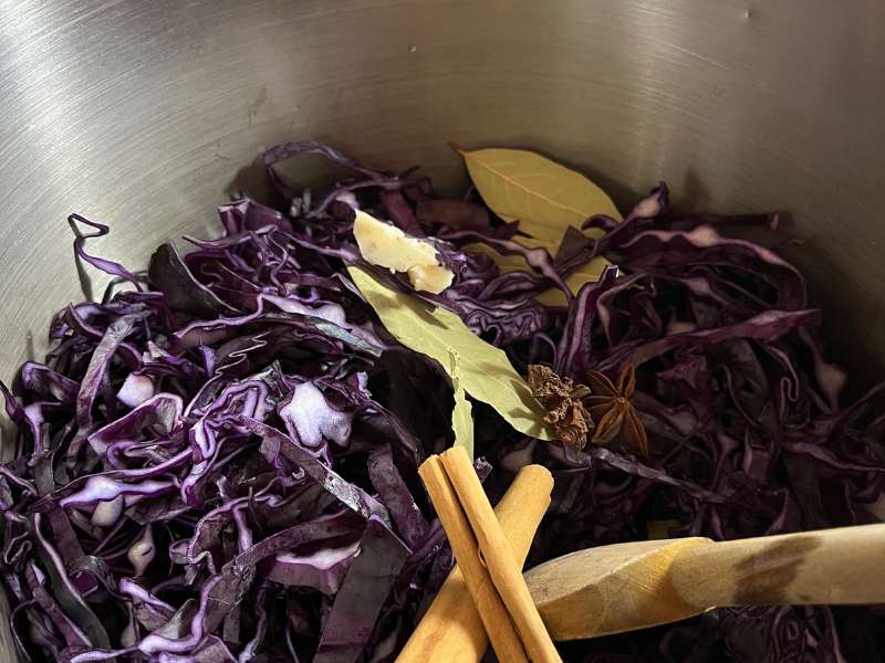 Rotkohl mit Lorbeer und Zimt