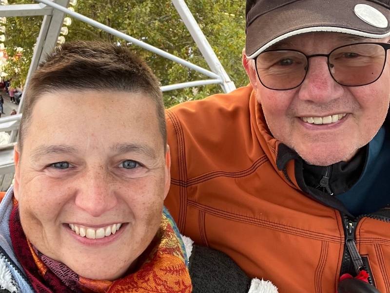 Vater und Tochter im Riesenrad