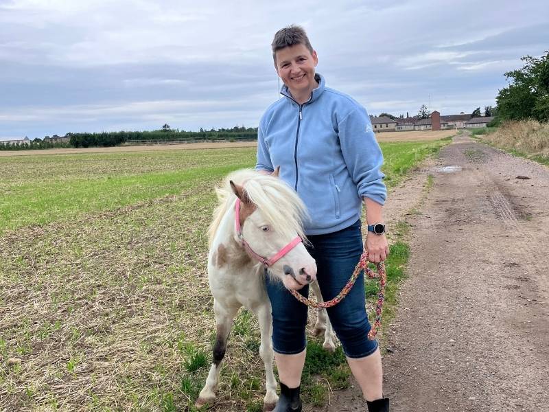 Danielle Berg mit Pony