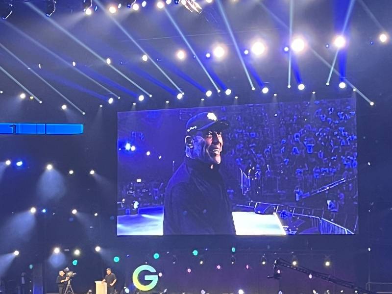 Tony Robbins beim Greator Festival 2024 in Köln